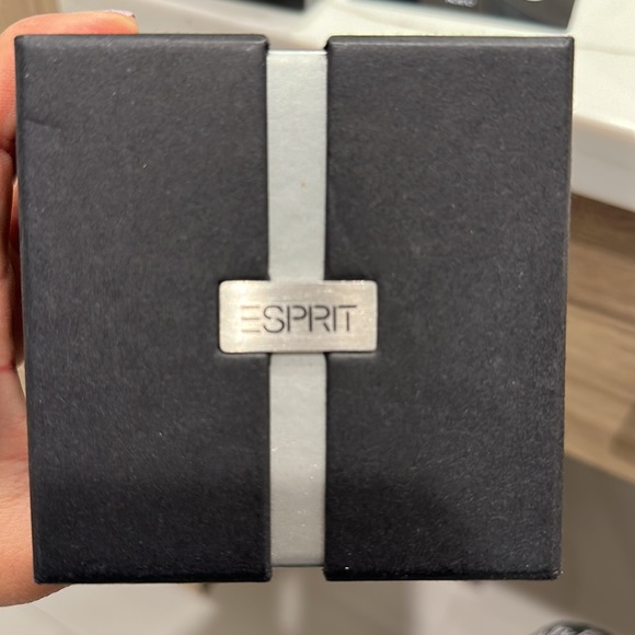 Brand new Women’s Esprit watch. - Picture 2 of 3